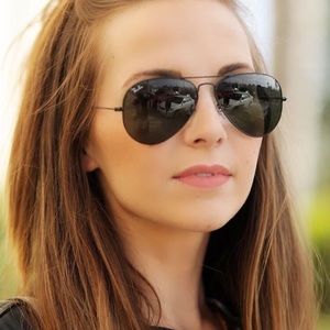 Rayban Black Aviator Sunglasses rarely worn